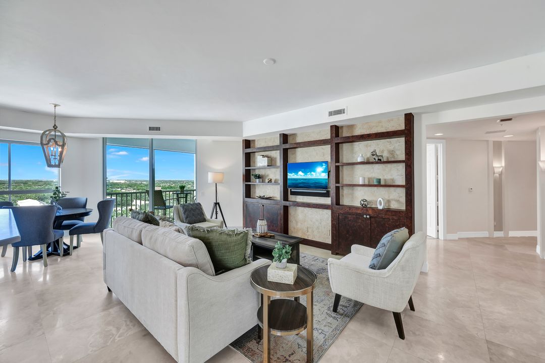 295 Grande Way #1406, Naples, FL 34110