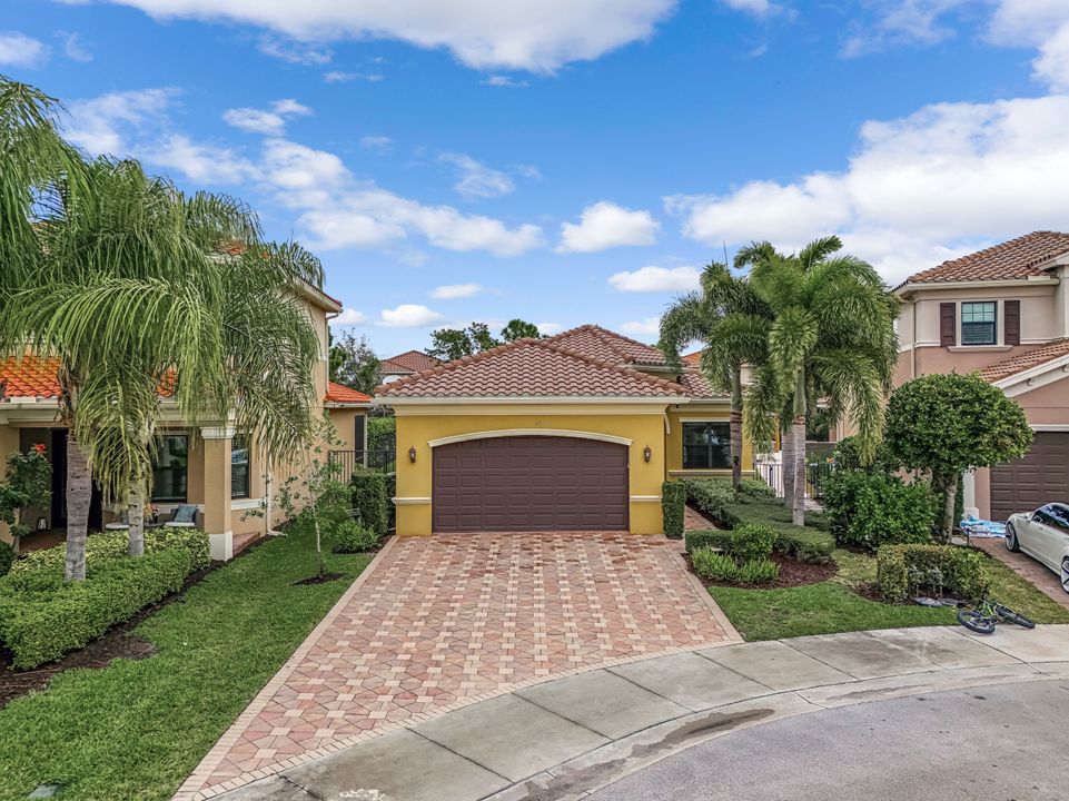 4126 Zelkova Ct, Naples, FL 34119