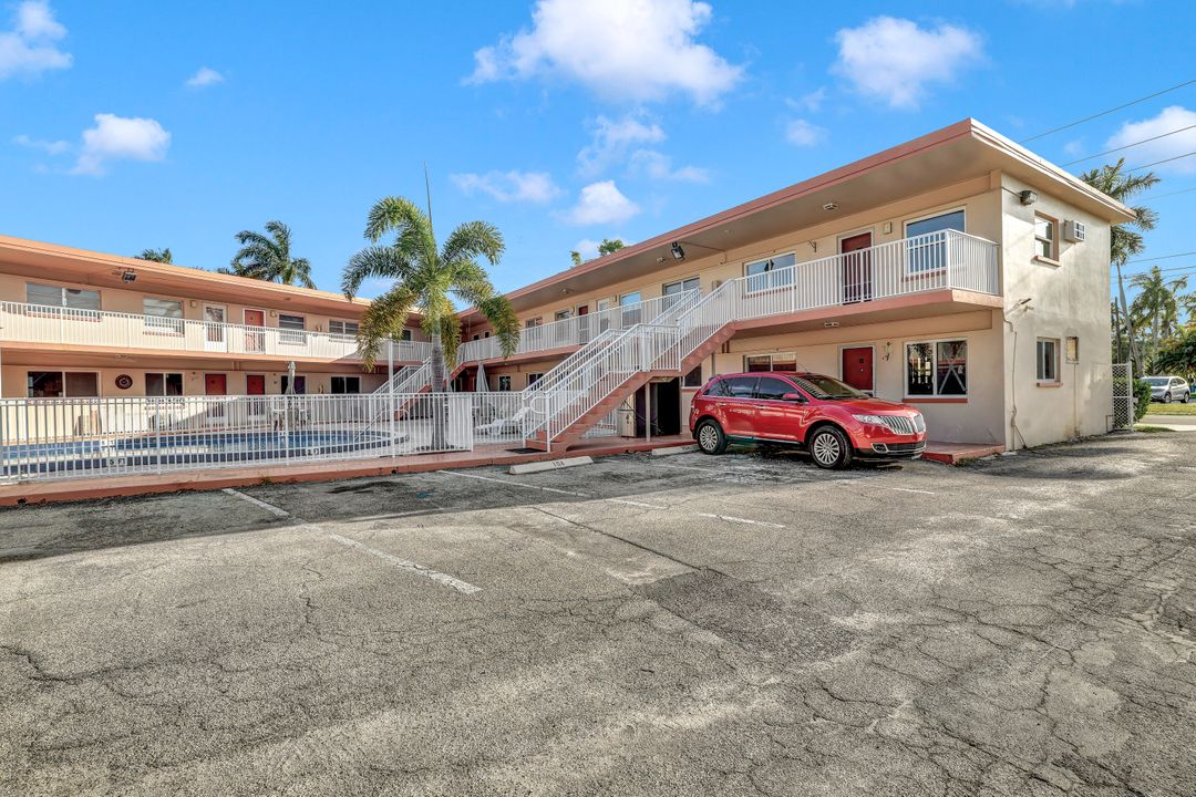 2590 First St #101, Fort Myers, FL 33901
