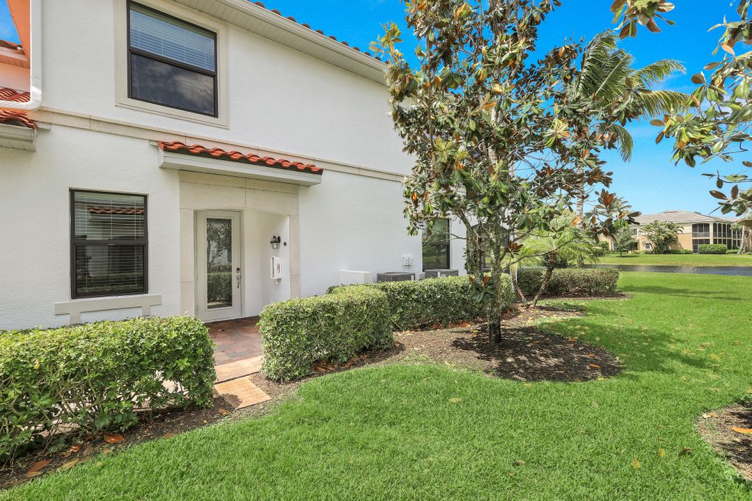 3165 Aviamar Cir, Naples, FL 34114