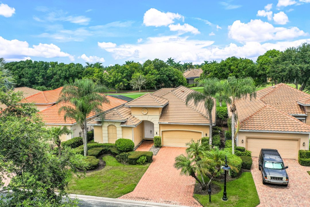 6761 Bent Grass Dr, Naples, FL 34113