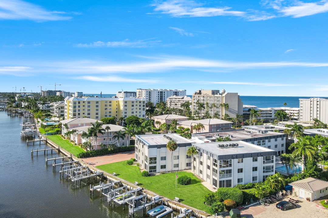 1930 Gulf Shore Blvd N #B302, Naples, FL 34102