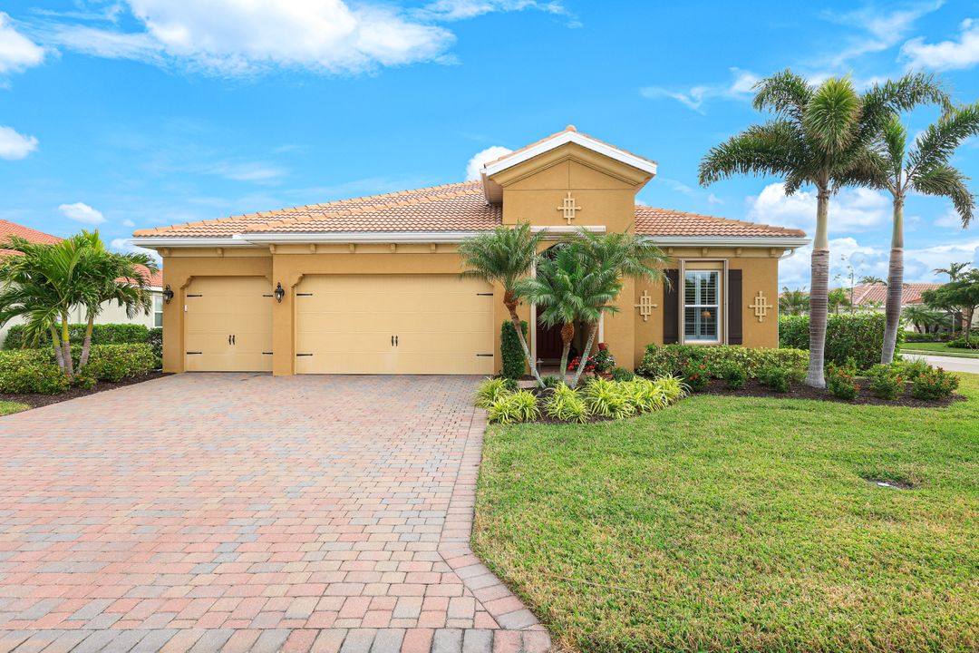 2994 Sunset Pointe Cir, Cape Coral, FL 33914