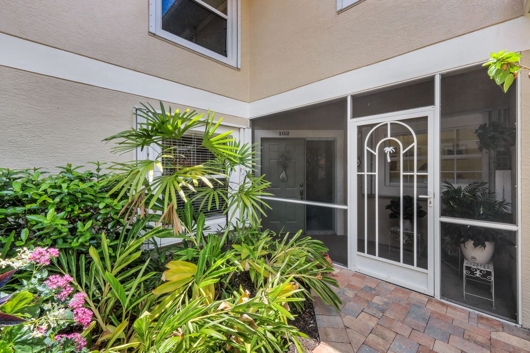 5330 Andover Dr #102, Naples, FL 34110