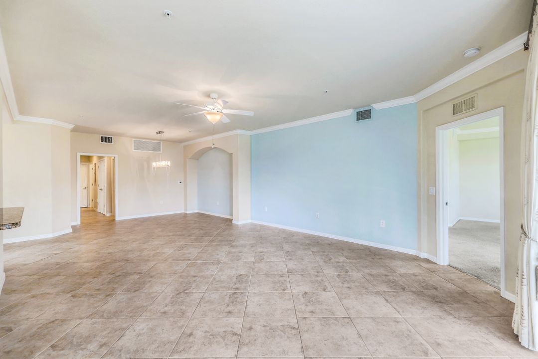 3165 Aviamar Cir, Naples, FL 34114