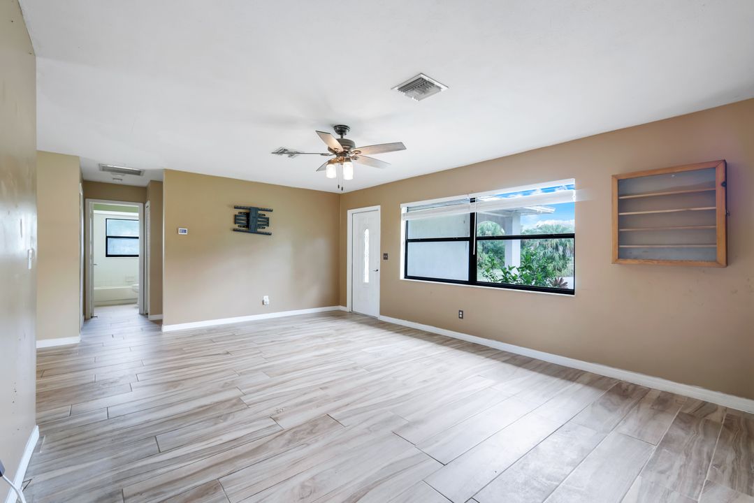 341 10th St NE, Naples, FL 34120