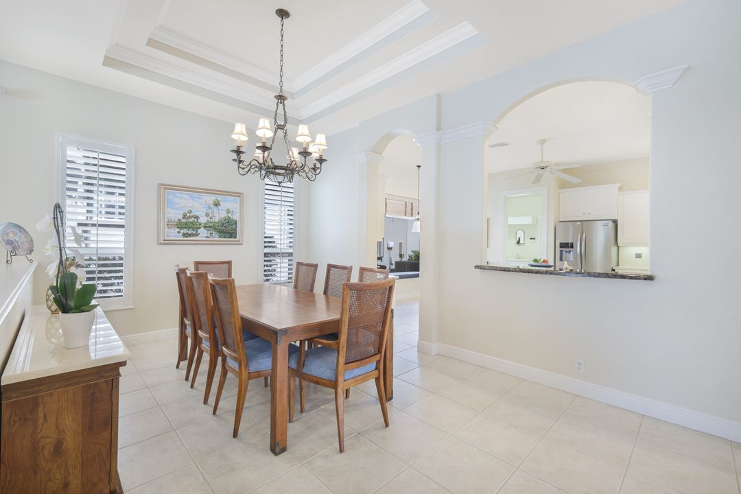 9209 Troon Lakes Dr, Naples, FL 34109