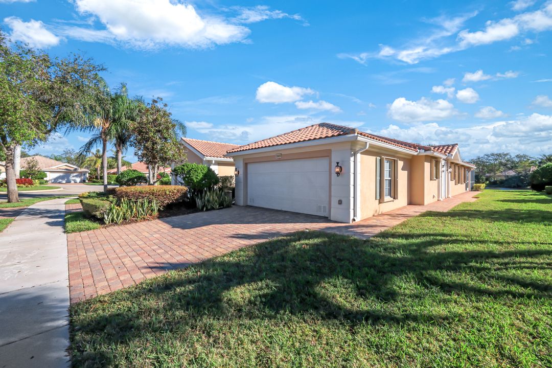 28855 Vermillion Ln, Bonita Springs, FL 34135