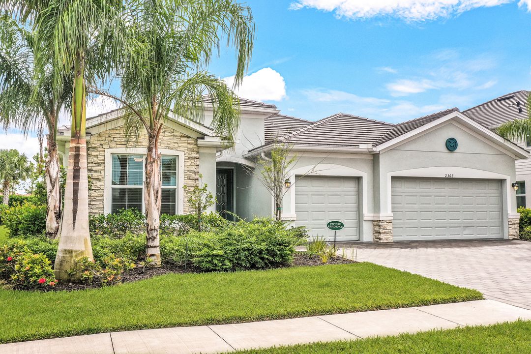 2366 Tangerine Ln, Naples, FL 34120