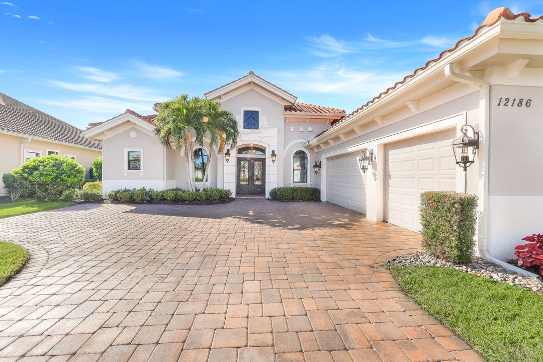 12186 Wicklow Ln, Naples, FL 34120