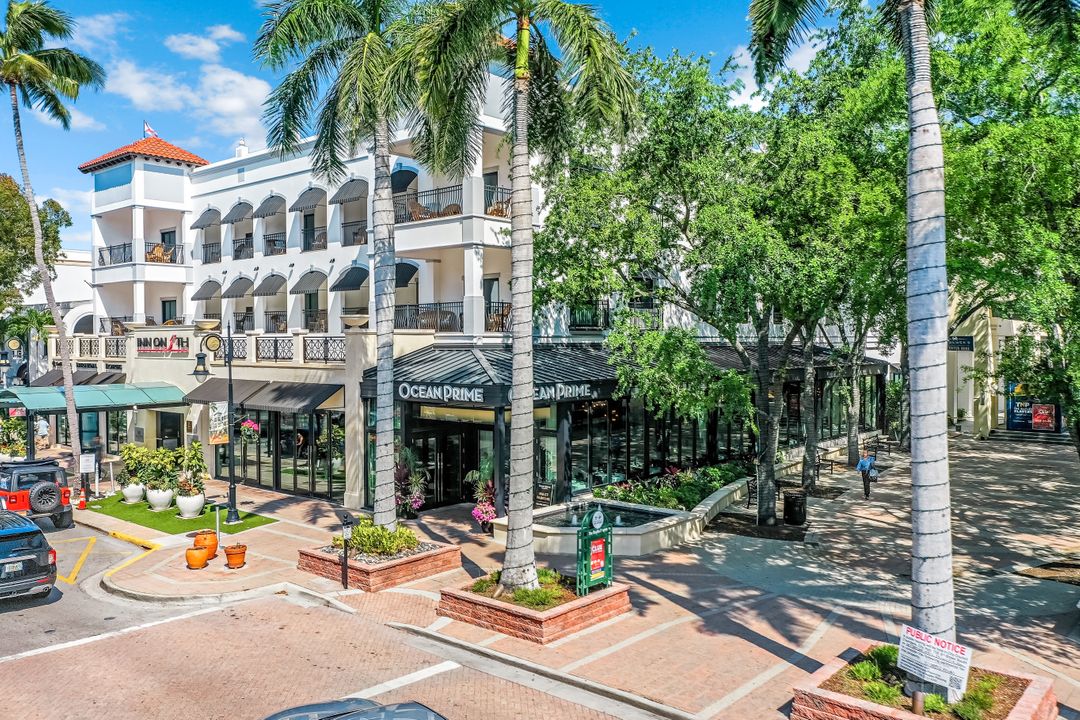 365 5th Ave S #307, Naples, FL 34102