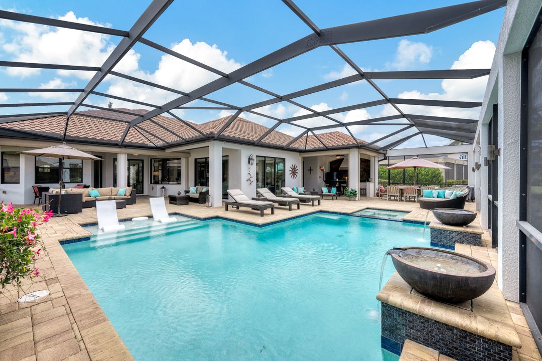 9872 Corso Bello Dr, Naples, FL 34113