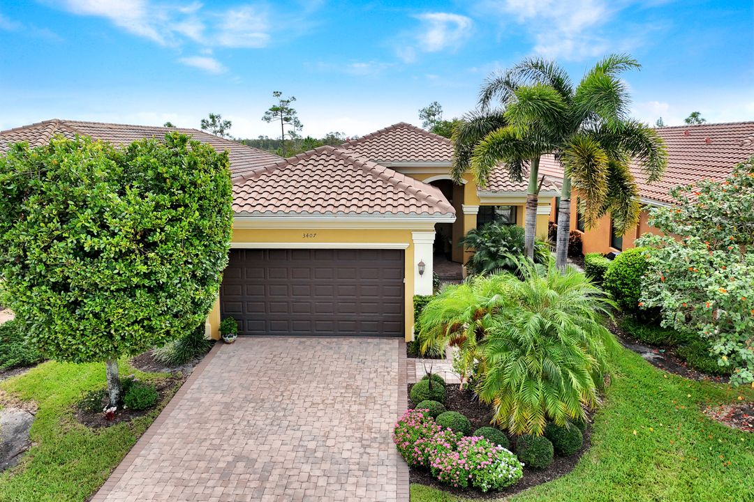 3407 Baltic Dr, Naples, FL 34119