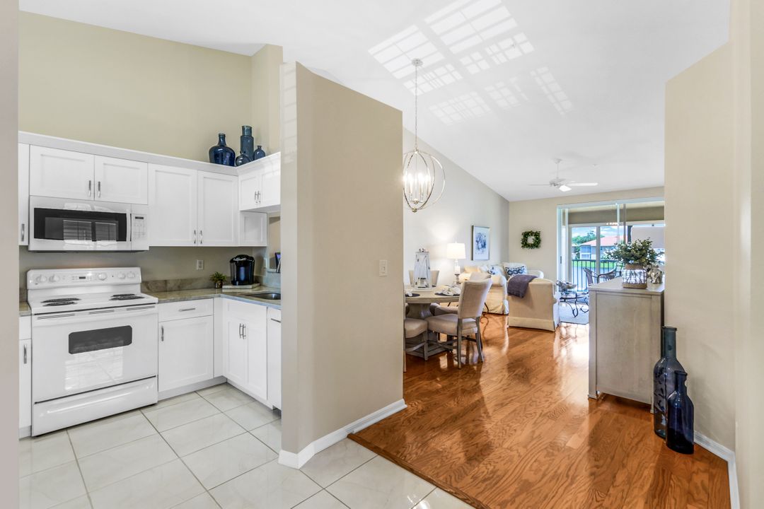 6660 Huntington Lakes Cir #204, Naples, FL 34119