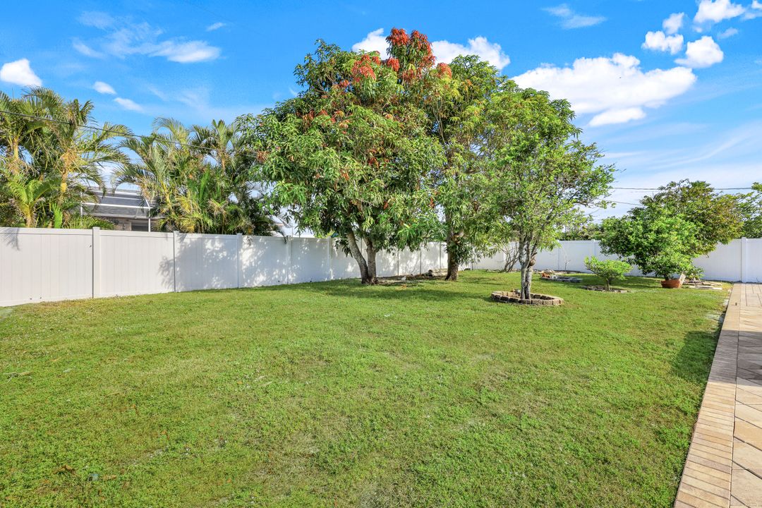 25 SW 19th Ln, Cape Coral, FL 33991