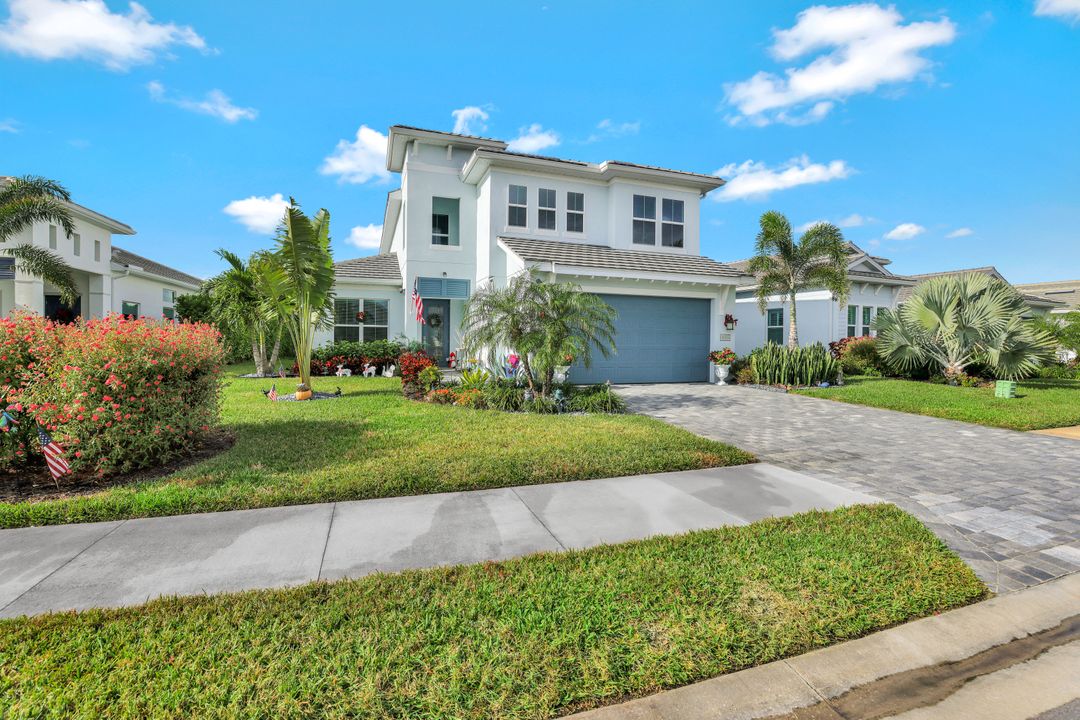 9055 Montserrat Dr, Naples, FL 34114