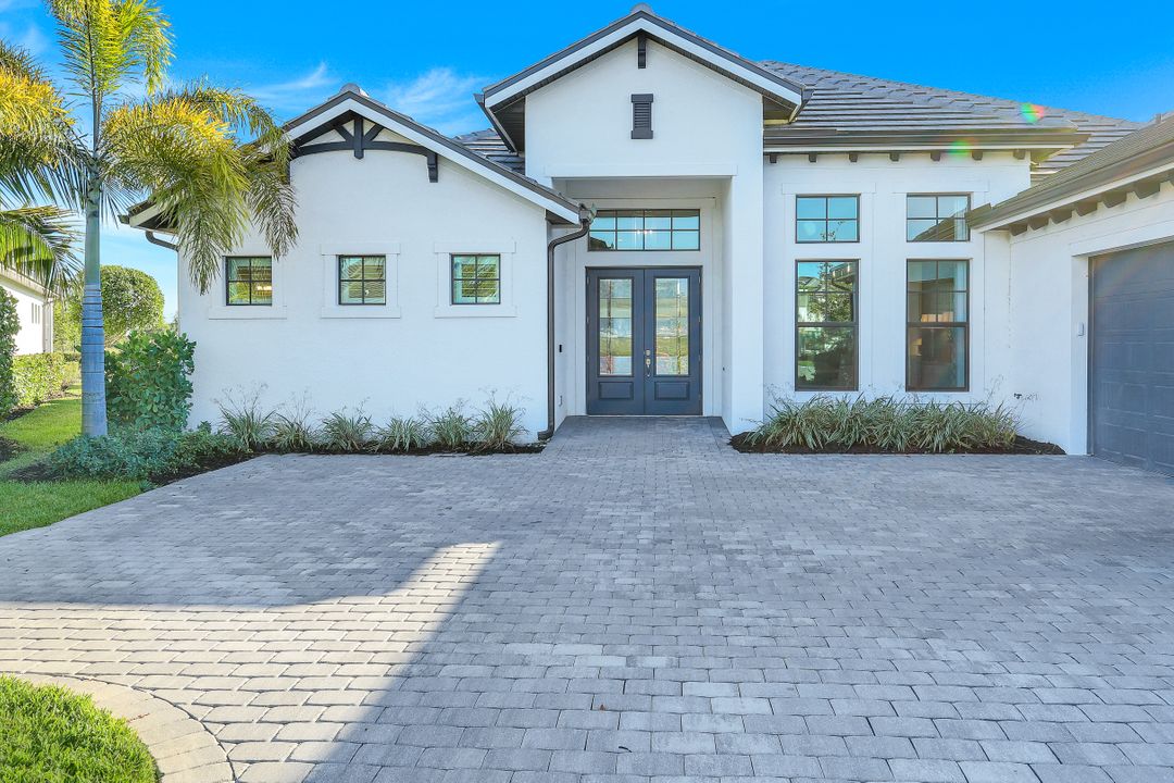 3126 Heather Glen Ct, Naples, FL 34114