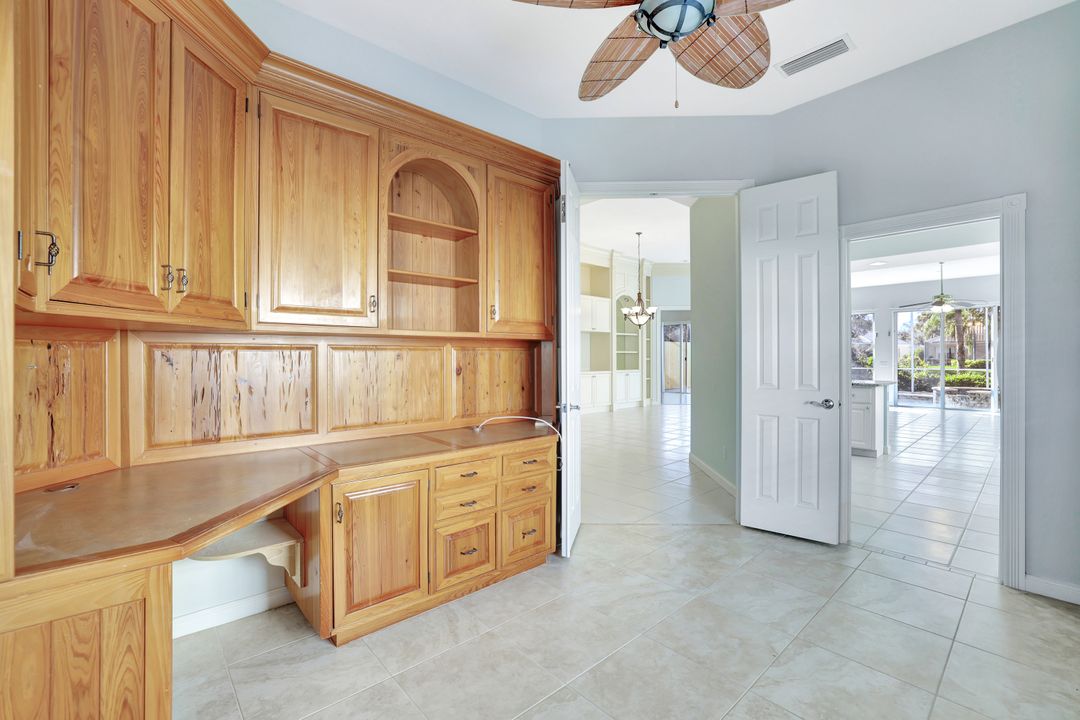 2918 Gilford Way, Naples, FL 34119