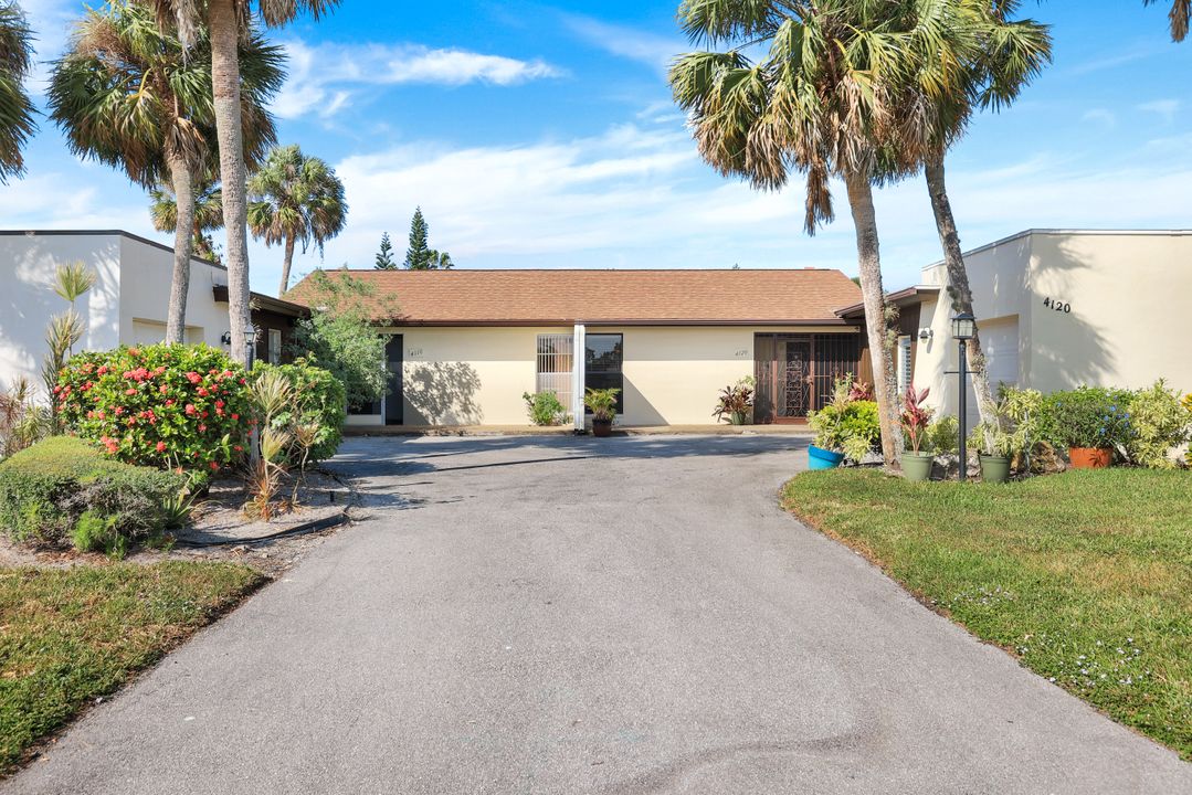 4120 Lakewood Blvd, Naples, FL 34112