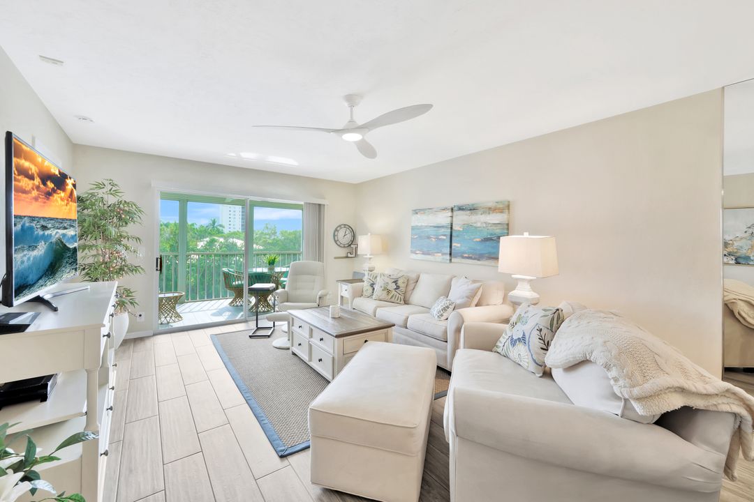 380 Horse Creek Dr  #402, Naples, FL 34110