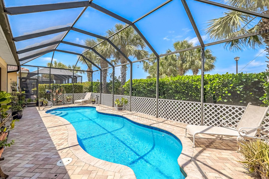 13499 Cambridge Ln, Naples, FL 34109