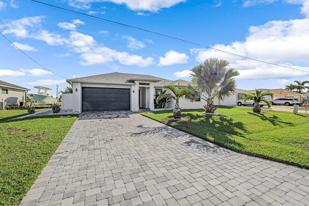 2813 SW 8th Pl, Cape Coral, FL 33914