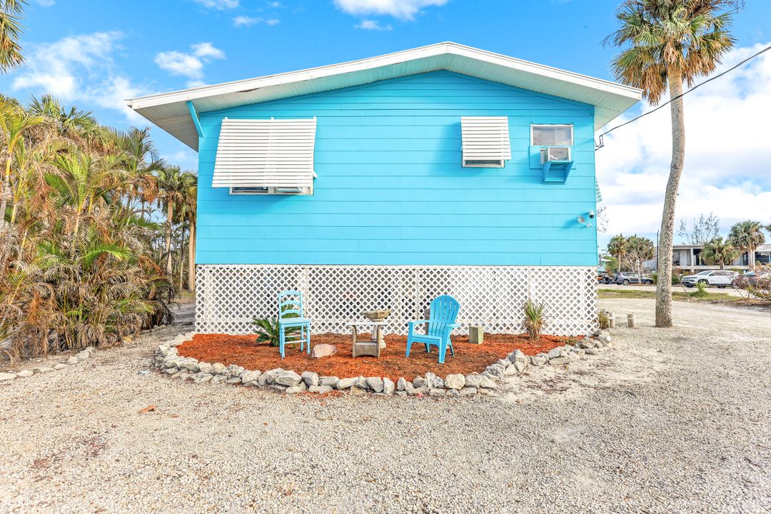 226 Connecticut St, Fort Myers Beach, FL 33931