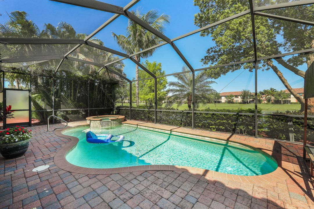 28561 Westmeath Ct, Bonita Springs, FL 34135