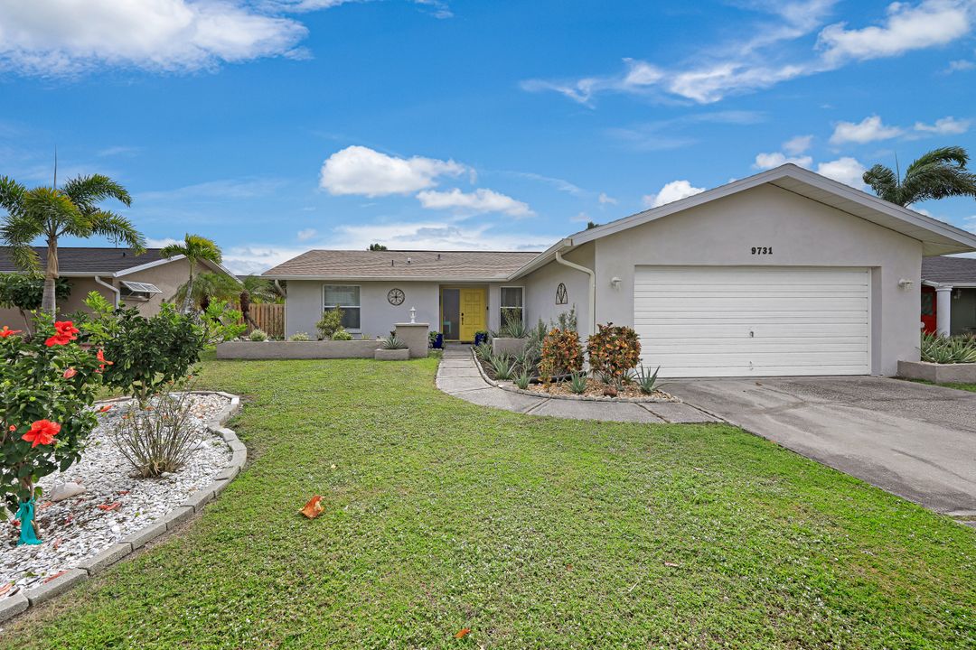 9731 Deerfoot Dr, Fort Myers, FL 33919