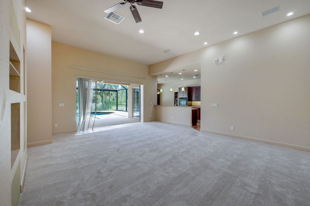 560 Desoto Blvd N, Naples, FL 34120