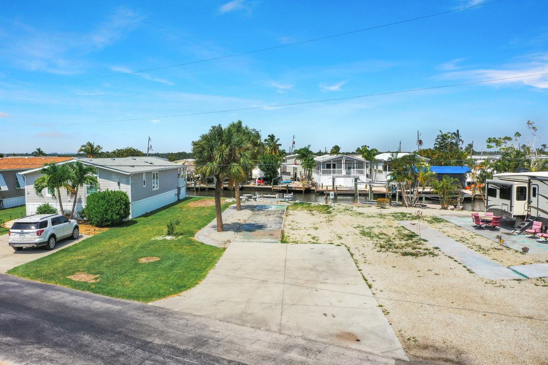 32 Nancy Ln, Fort Myers Beach, FL 33931