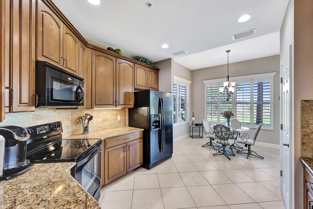 9200 Quartz Ln #101, Naples, FL 34120