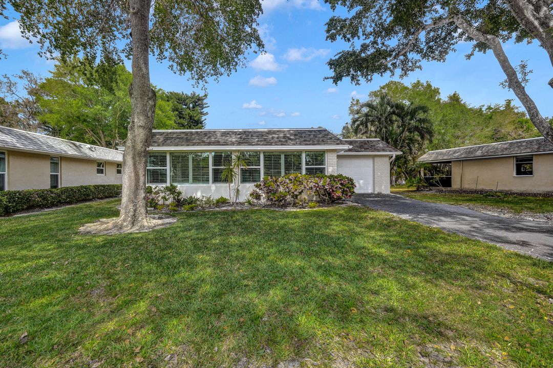 257 Yorkshire Ct, Naples, FL 34112