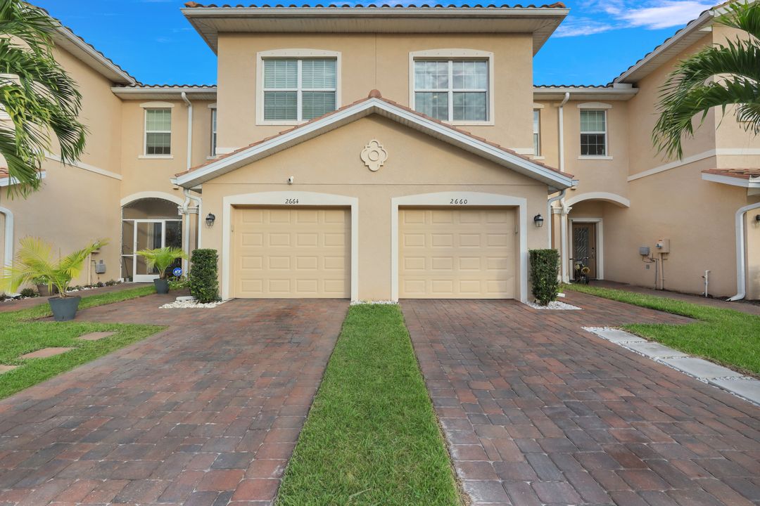 2660 Blossom Wy, Naples, FL 34120