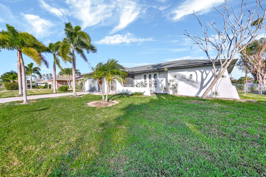 3717 SE 3rd Ave, Cape Coral, FL 33904