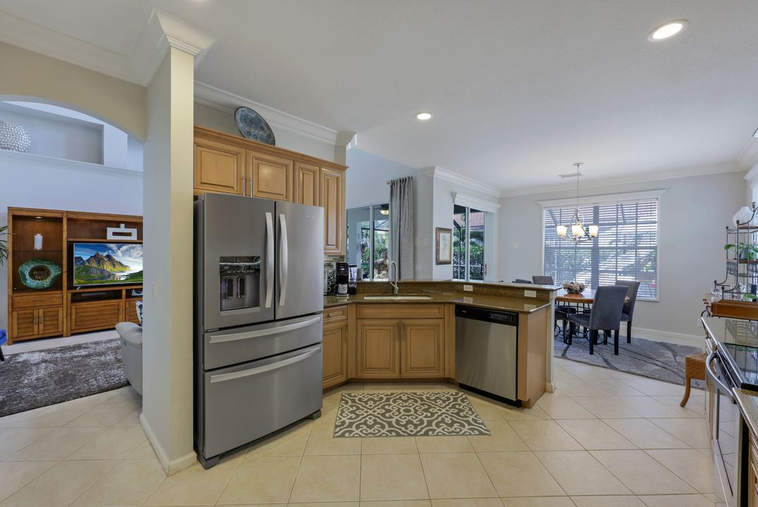 16165 Parque Ln, Naples, FL 34110