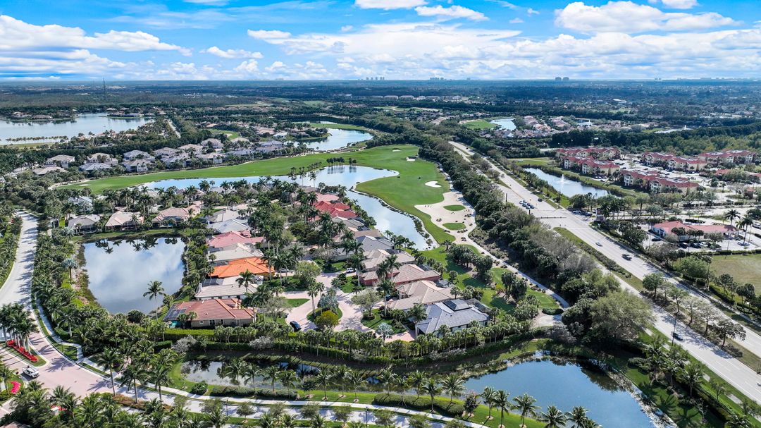 10340 Via Balestri Dr, Miromar Lakes, FL 33913