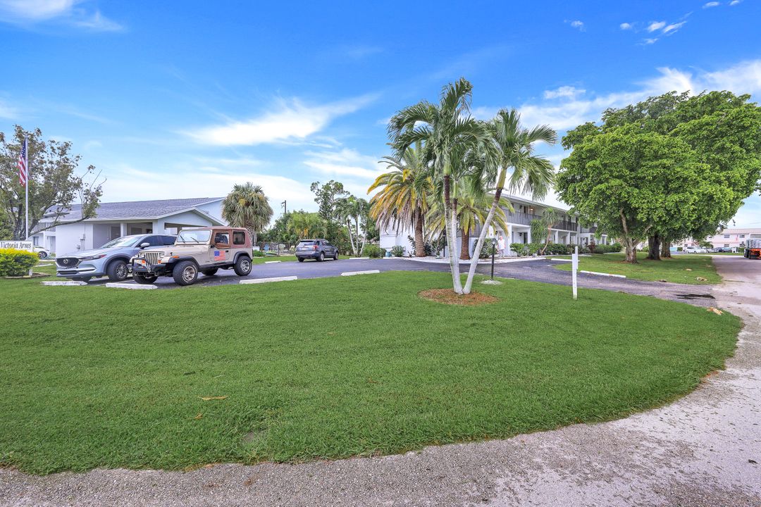 815 Victoria Dr APT 207 #207, Cape Coral, FL 33904