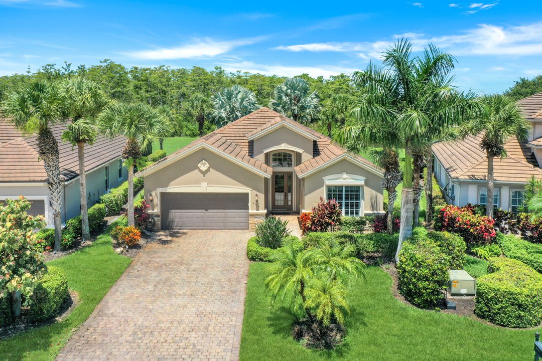 9105 Quartz Ln, Naples, FL 34120