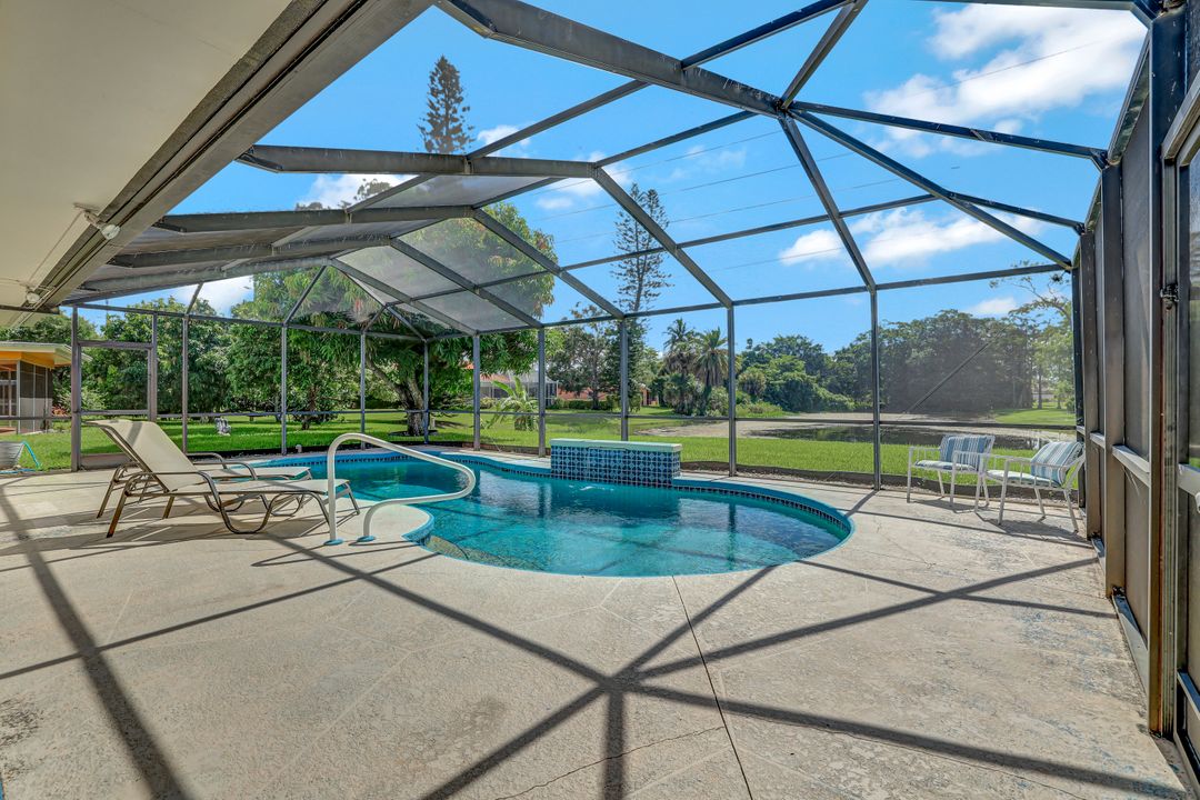 4429 Lakewood Blvd, Naples, FL 34112