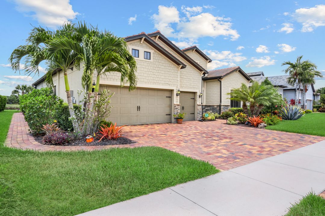 9335 Surfbird Ct, Naples, FL 34120