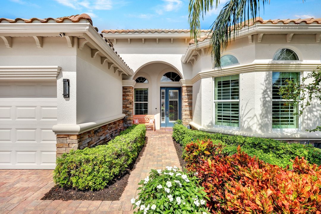 9399 Slate Ct, Naples, FL 34120