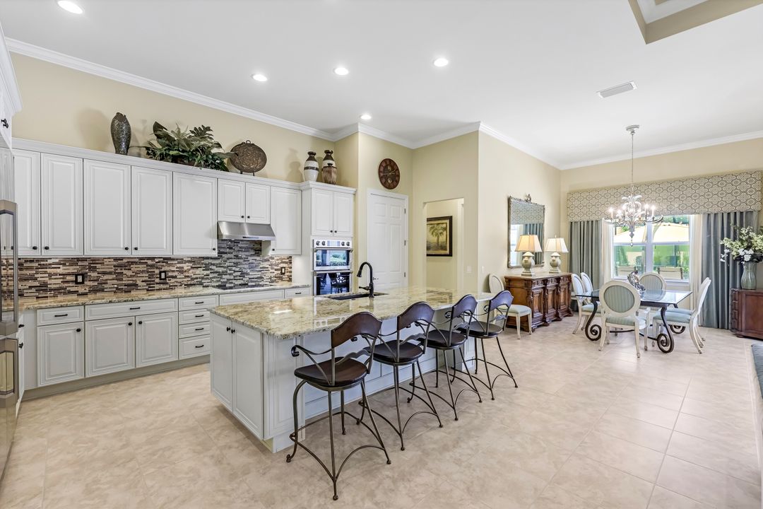 9266 Quarry Dr, Naples, FL 34120