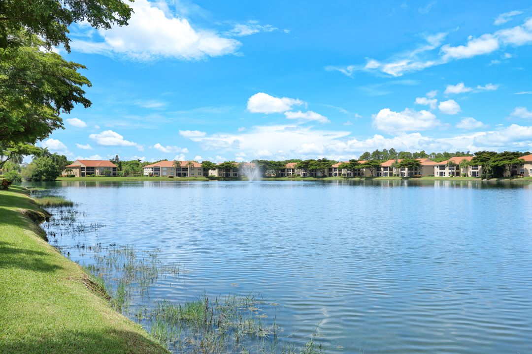 6320 Huntington Lakes Cir #103, Naples, FL 34119