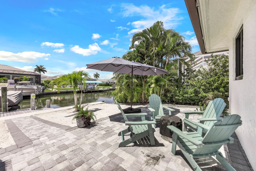 212 Seahorse Ct, Marco Island, FL 34145