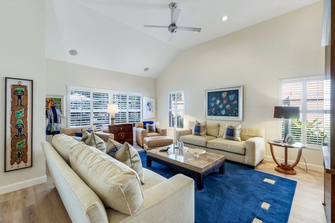 353 Carlton Pl, Naples, FL 34108