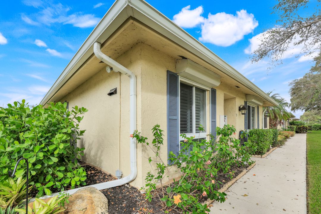 35 Glades Blvd #2, Naples, FL 34112