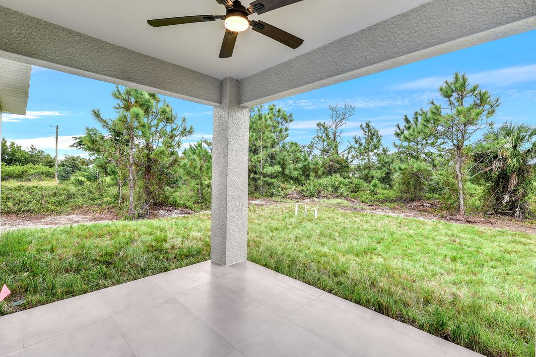 833 Da Vinci Ave S, Lehigh Acres, FL 33974