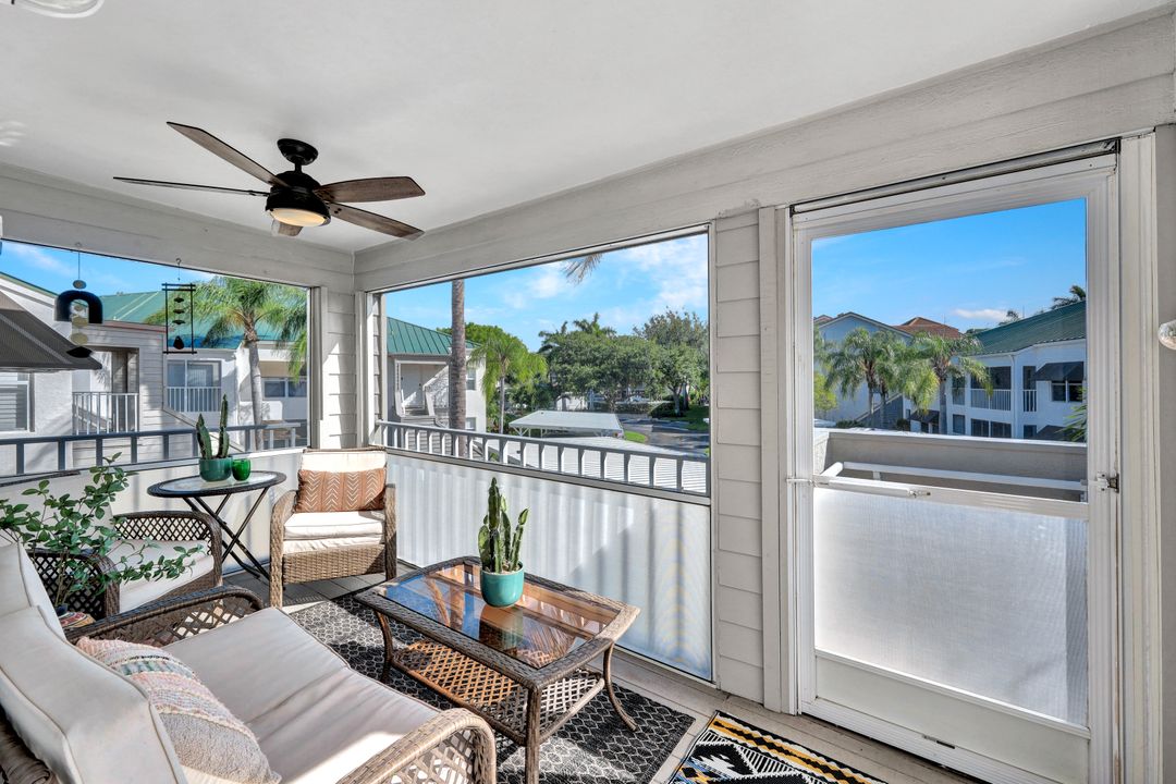 523 Club Side Dr, Naples, FL 34110