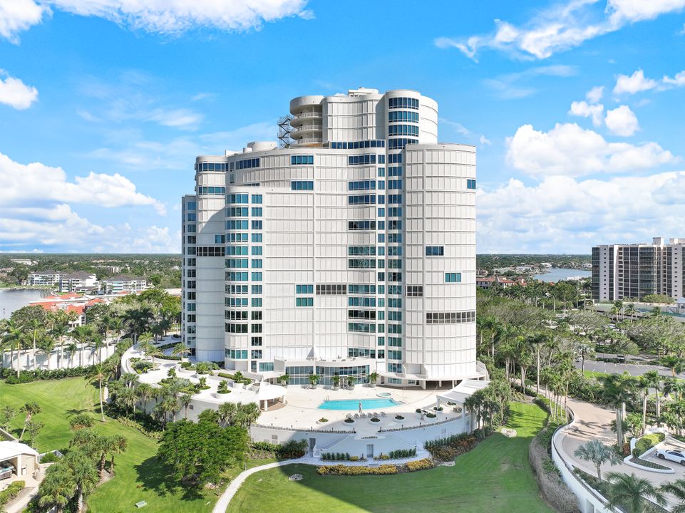 4151 Gulf Shore Blvd N #1002, Naples, FL 34103